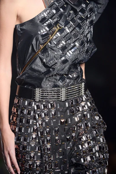 Look 25